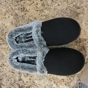 Skechers slip on shoes